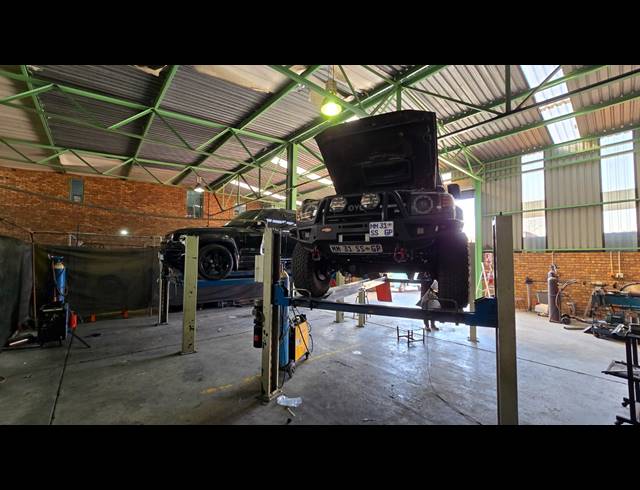 500M² WAREHOUSE TO LET IN SEBENZA